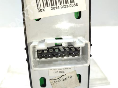 Left front window switch HYUNDAI i40 I (VF)  | BP29720636I27