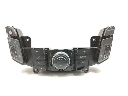 Used Climate control HYUNDAI i40 I CW (VF) 1.7 CRDi (141 hp) 30498204