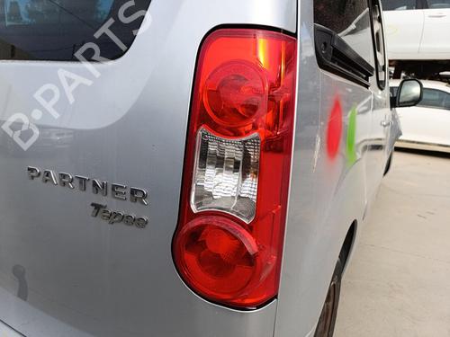 Used Right taillight PEUGEOT PARTNER Box Body/MPV 1.6 HDi 16V 4x4 (90 hp) 28540916