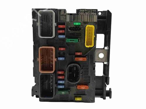 Used Fuse box Fuse box 39536214 39536214