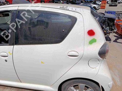 Used Left rear door Left rear door 38093110 38093110