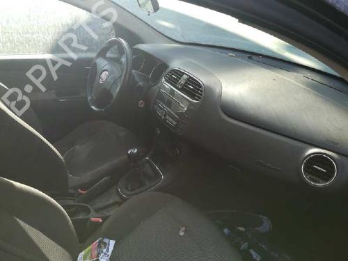 Fuse box FIAT BRAVO II (198_) 1.9 D Multijet (198AXB1A) | BP22413572E1 