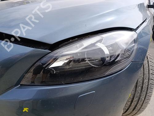 Used Left headlight VOLVO V40 Hatchback (525) [2012-2019]  27498251