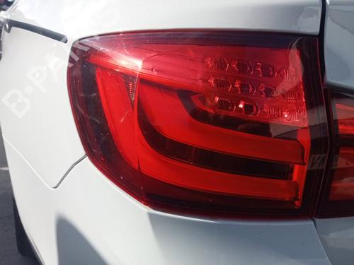 Farolim esquerdo BMW 5 Touring (F11) 535 i (306 hp) 31127420