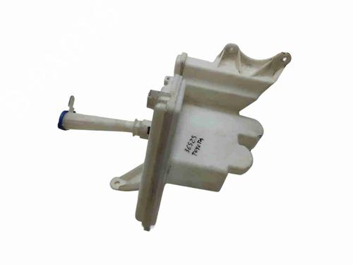 windscreen-washer-tank-toyota-auris-_e18_-2012-2013-2014-2015-2016-2017-2018-2019-36597624 main image