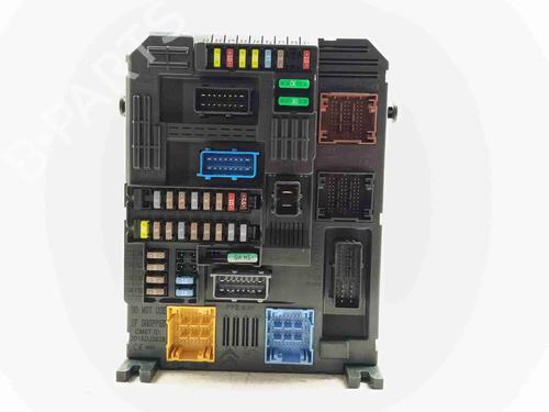 Used Fuse box Fuse box 38047784 38047784