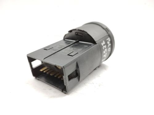 Headlight switch VW POLO IV (9N_, 9A_) 1.2 12V | BP30082863I24