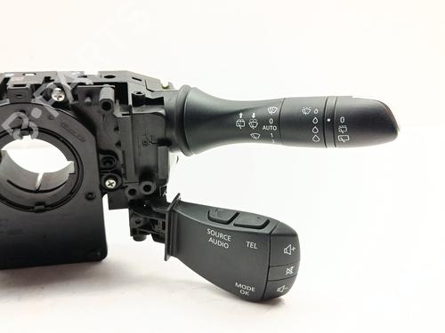 Switch RENAULT MEGANE IV Hatchback (B9A/M/N_) 1.5 dCi 90 (B9A1) | BP31625770I30