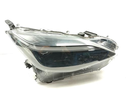 Used Right headlight TOYOTA YARIS CROSS (MXP_) [2020-2025]  23526944