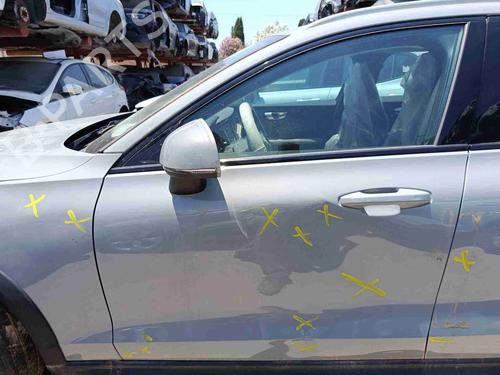 left-front-door-volvo-v60-ii-cross-country-227-2018-37407922 main image