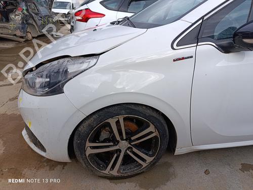Used Left front fenders PEUGEOT 208 I (CA_, CC_) [2012-2021]  29721026