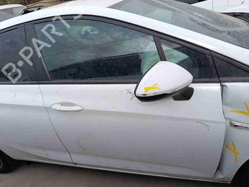 Used Right front door Right front door 39105653 39105653