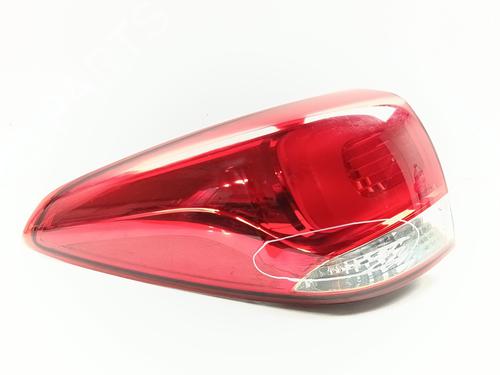 left-taillight-kia-carens-iv-2013-31888466 main image