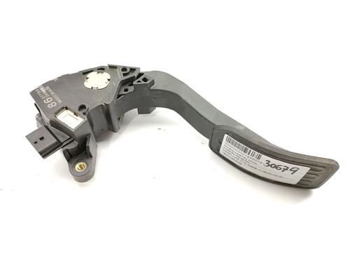 Used Pedal NISSAN JUKE (F15) 1.2 DIG-T (115 hp) 16510462
