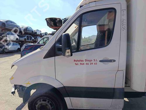 Used Left front door Left front door MERCEDES-BENZ SPRINTER 5-t Platform/Chassis (B906) 515 CDI (906.153, 906.155, 906.253, 906.255) (150 hp) 39980888 39980888
