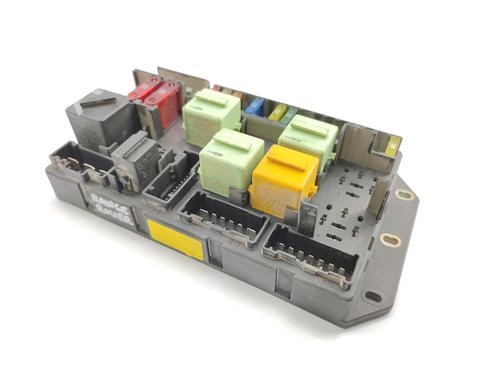 Used Fuse box LAND ROVER RANGE ROVER III (L322) 3.0 D 4x4 (177 hp) 16513843