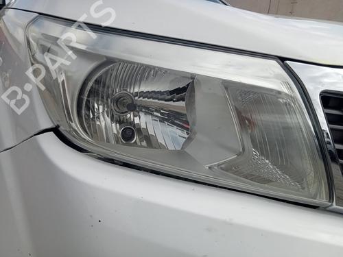 Used Right headlight NISSAN NAVARA NP300 (D40) 2.5 dCi 4WD (D40TT, D40T, D40M, D40BB) (190 hp) 31128710