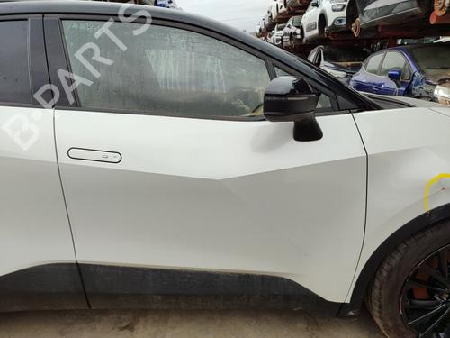 Used Right front door TOYOTA C-HR (_X1_) [2016-2025]  24139597