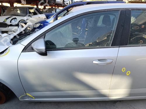 Used Left front door SKODA OCTAVIA III (5E3, NL3, NR3) 2.0 TDI (150 hp) 29117342