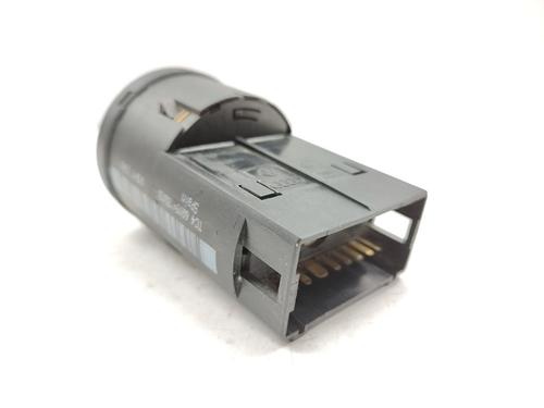 Headlight switch VW POLO IV (9N_, 9A_) 1.2 12V | BP30082863I24