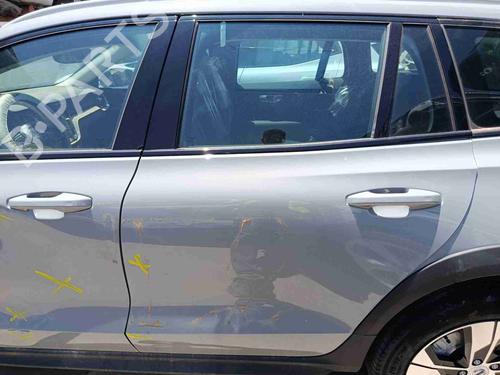 left-rear-door-volvo-v60-ii-cross-country-227-2018-37407924 main image