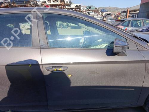 right-front-door-seat-leon-5f1-2012-2013-2014-2015-2016-2017-2018-2019-2020-2021-33716489 main image
