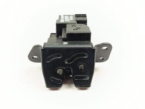 Used Tailgate lock KIA CARENS IV 1.6 GDi (135 hp) 31973744