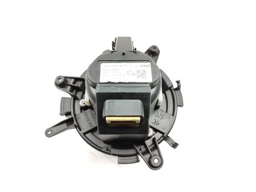 Used Heater blower motor Heater blower motor PEUGEOT 3008 II SUV (MC_, MR_, MJ_, M4_) 1.2 THP/ PureTech 130 (MRHNSM, MRHNSU, MRHNSJ, MRHNYW,... (131 hp) 32449903 32449903