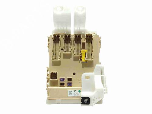 fuse-box-toyota-auris-_e18_-2012-2013-2014-2015-2016-2017-2018-2019-36988406 main image