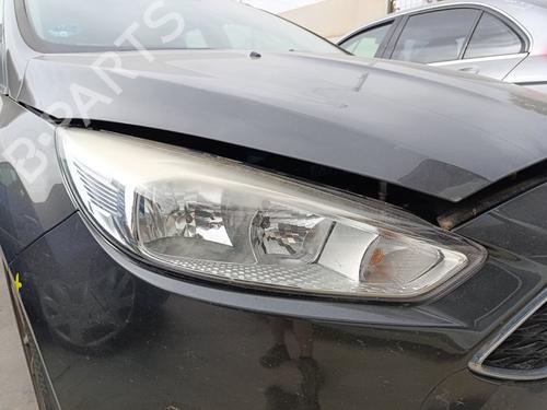 Used Right headlight FORD FOCUS III [2010-2020]  27614022