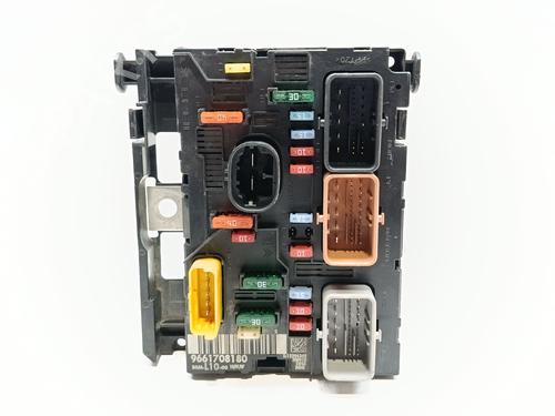 Used Fuse box Fuse box 32385091 32385091