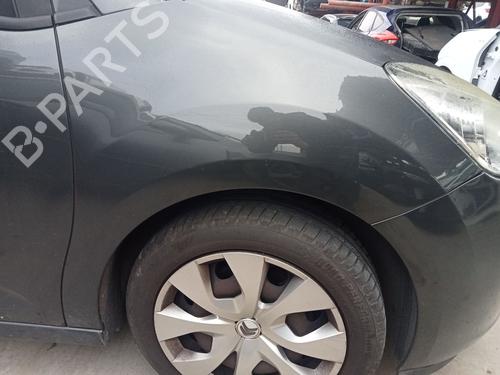 Used Right front fenders CITROËN C3 II (SC_) 1.2 VTi 82 (82 hp) 31665028