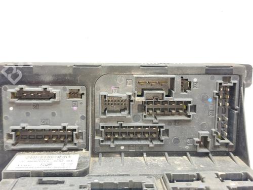 Used Fuse box MERCEDES-BENZ E-CLASS (W211) E 220 CDI (211.006) (150 hp) 25798775