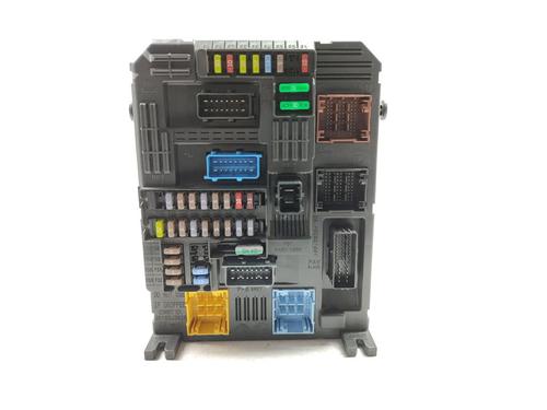 Used Fuse box PEUGEOT 3008 II SUV (MC_, MR_, MJ_, M4_) [2016-2026]  30498078