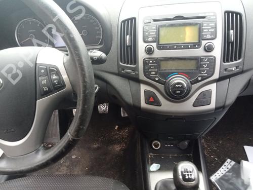 Engine control unit (ECU) HYUNDAI i30 (FD)  | BP19804445M57