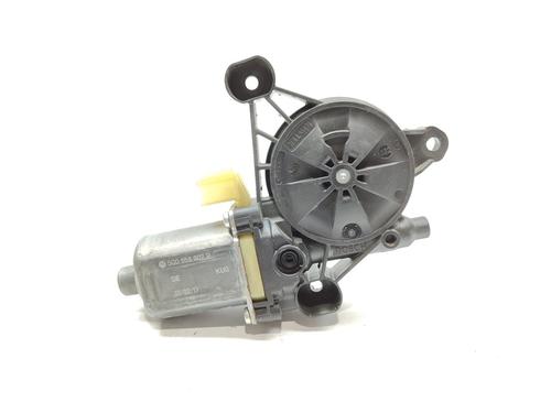 Used Right front window motor AUDI A3 Sportback (8VA, 8VF) 2.0 TDI (150 hp) 17327789