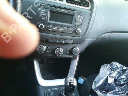Front left exterior door handle KIA CEE'D (JD) | BP18872735C128
