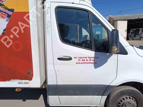 Used Right front door Right front door MERCEDES-BENZ SPRINTER 5-t Platform/Chassis (B907) 516 CDI (907.153, 907.155, 907.253, 907.255) (163 hp) 40085325 40085325