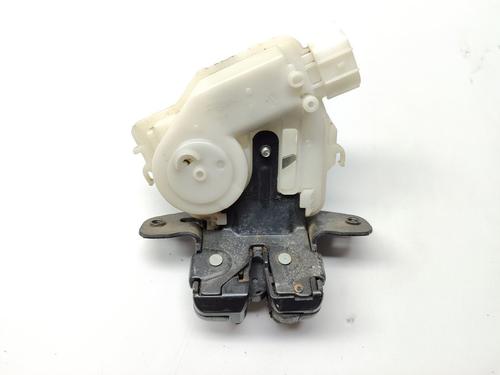 Used Tailgate lock TOYOTA AURIS (_E18_) 1.8 Hybrid (ZWE186_, ZWE186R) (136 hp) 18661388