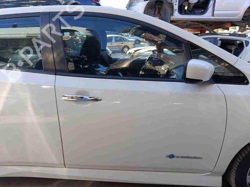 Used Right front door Right front door NISSAN LEAF (ZE1) Electric (150 hp) 40291774 40291774