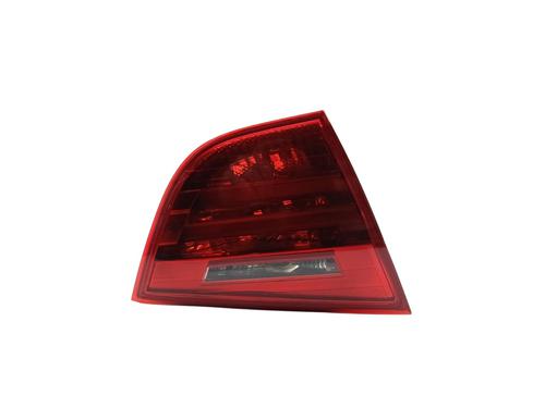 Feu de coffre gauche BMW 3 (E90) 318 d (143 hp) 31979814