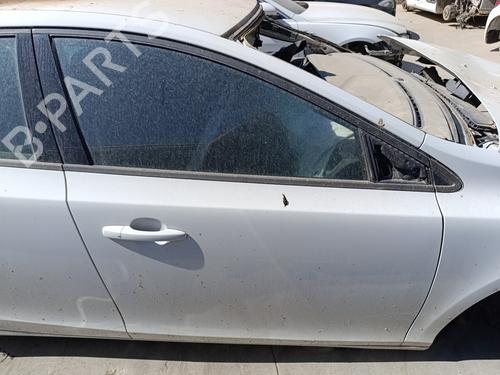 Used Right front door VOLVO V40 Hatchback (525) D2 (120 hp) 29137990