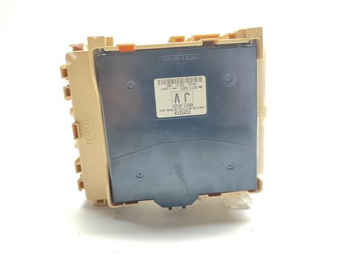 Fuse box TOYOTA AURIS (_E18_)  | BP18661385E1 
