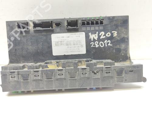 Zekeringkast MERCEDES-BENZ C-CLASS (W203) C 270 CDI (203.016) (170 hp) 25793378