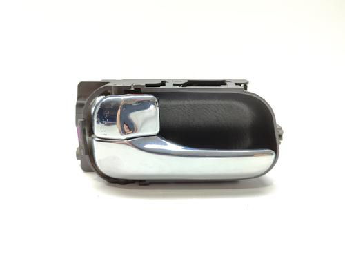 Used Front left interior door handle NISSAN PRIMERA Hatchback (P11) 2.0 TD (90 hp) 18883609