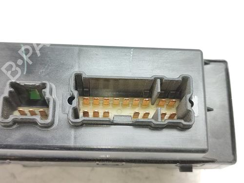 Left front window switch NISSAN MICRA V (K14) 1.0 IG-T 100 | BP31339953I27