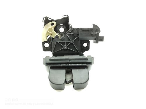 Used Tailgate lock AUDI A4 B7 Avant (8ED) 2.0 TDI 16V (140 hp) 20495525