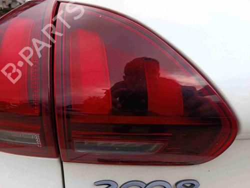 Venstre baglygte bagklap Venstre baglygte bagklap PEUGEOT 2008 I (CU_) 1.6 BlueHDi 100 (100 hp) 39685222 39685222