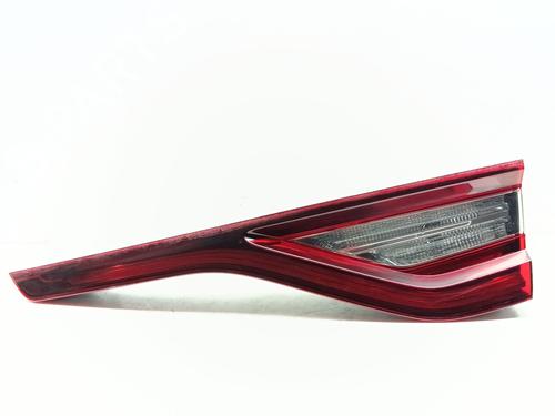 right-tailgate-light-renault-megane-iv-hatchback-b9amn_-2015-31888473 main image