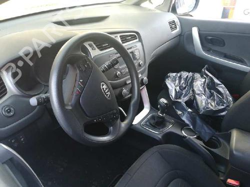Front left exterior door handle KIA CEE'D (JD) | BP18872735C128